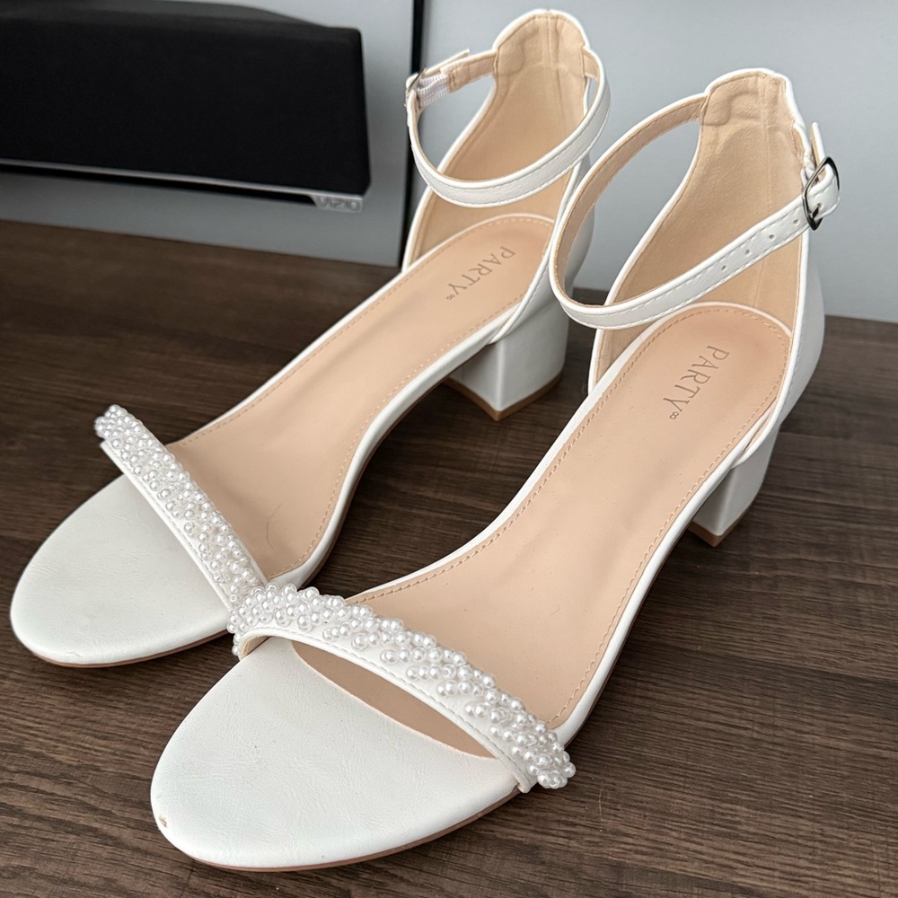 White Pearl-Embellished Women's Sandals